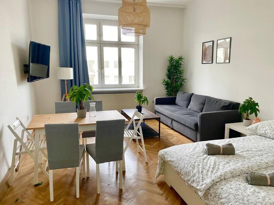 55M2 Stylish Apartment With Netflix - 15 Min To Center فيينا المظهر الخارجي الصورة